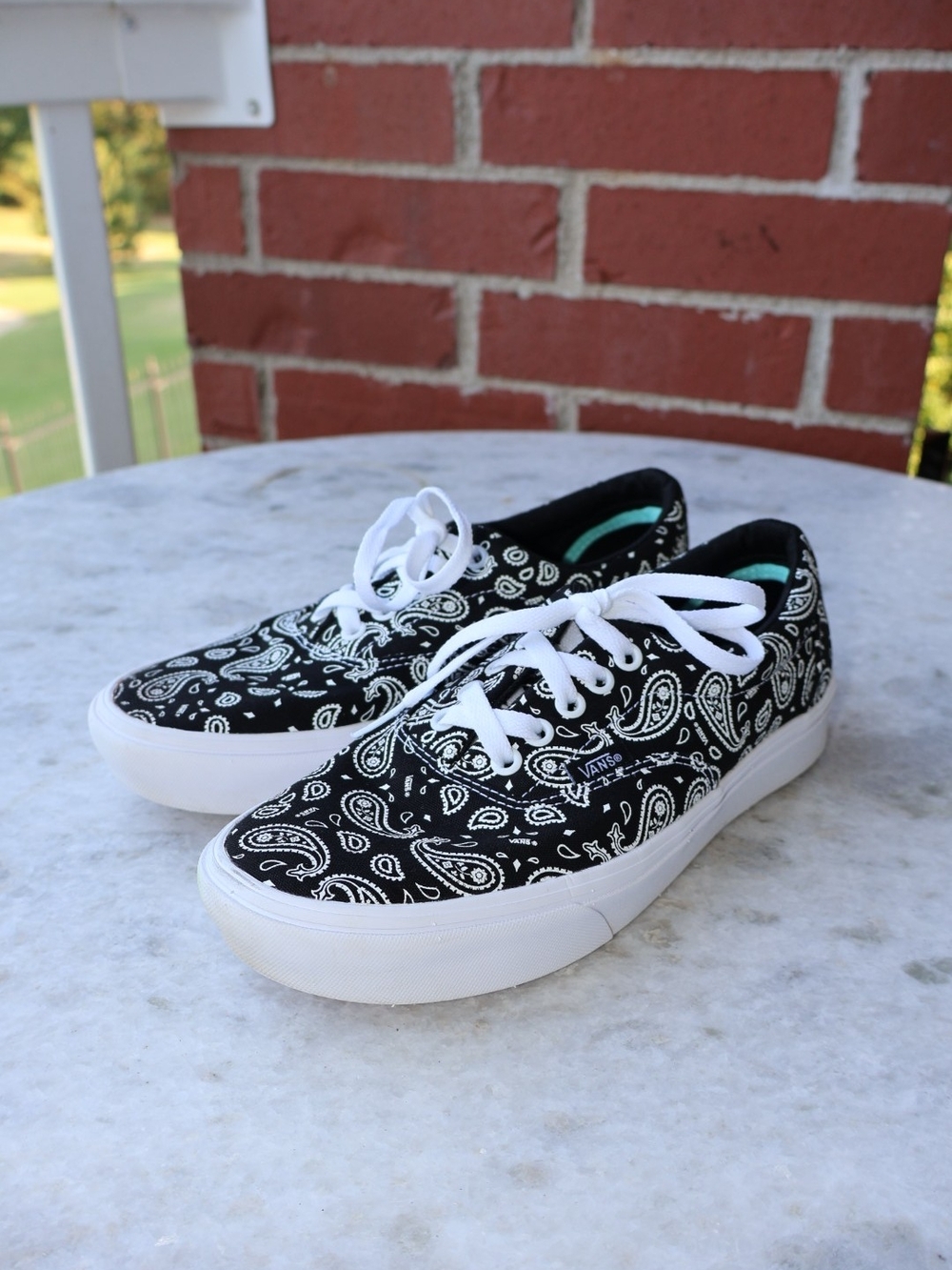 Vans ComfyCush Era 'Paisley - Black' - Picture 3 of 9